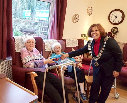 mayor visits care home